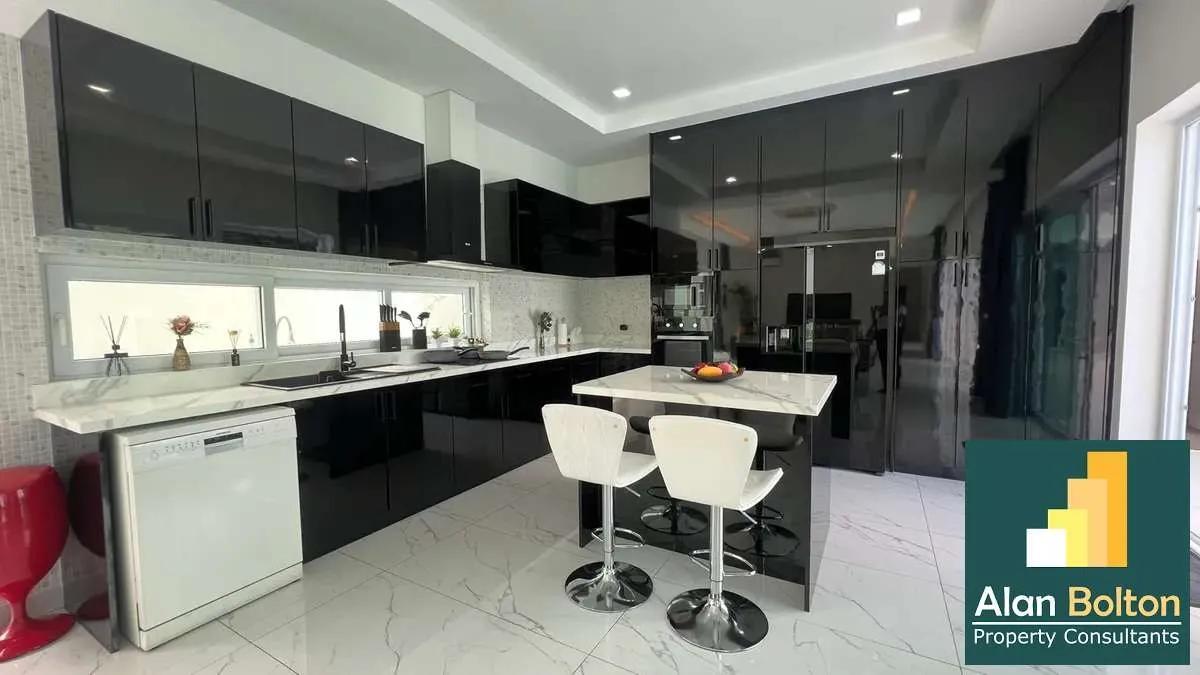 Luxury pool villa 3 Bedrooms 4 Bathrooms in Mapprachan photo 6
