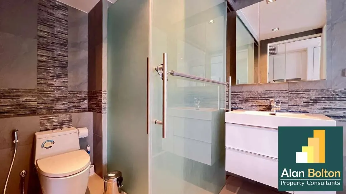 Studio 1 Bathroom in Pratumnak photo 11