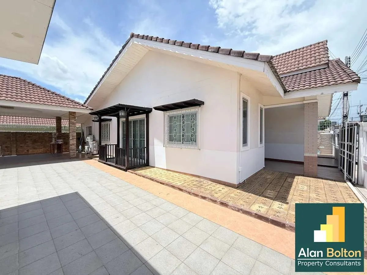 4 Bedroom 3 Bathroom for rent photo 3