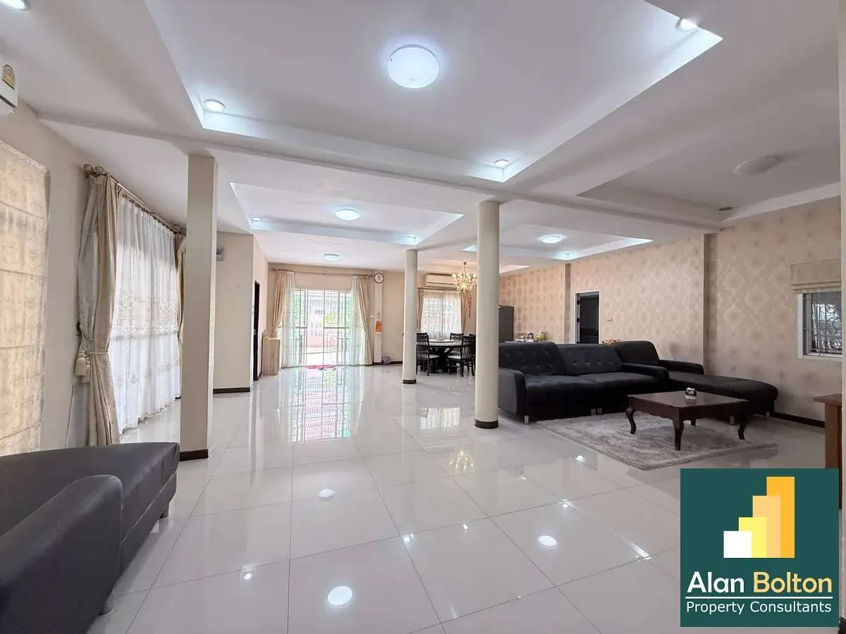 4 Bedroom 3 Bathroom for rent photo 5