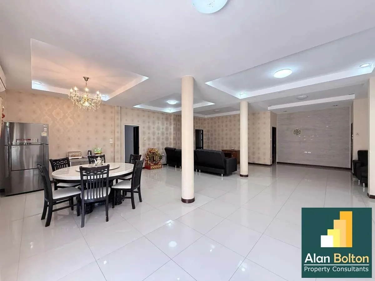4 Bedroom 3 Bathroom for rent photo 6