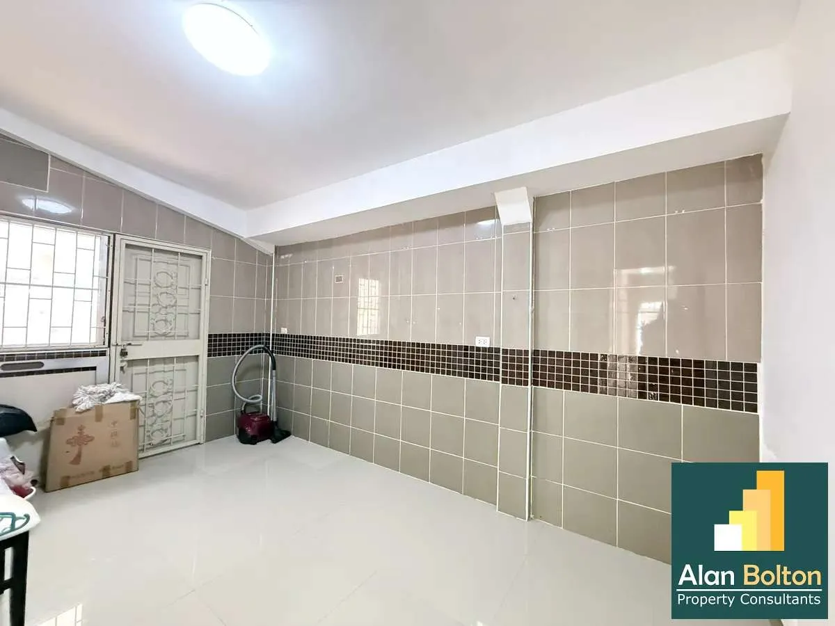 4 Bedroom 3 Bathroom for rent photo 10