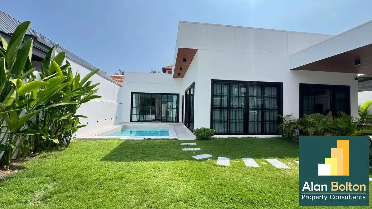 Pool Villa for rent 3 Bedrooms 4 Bathrooms in East Pattaya