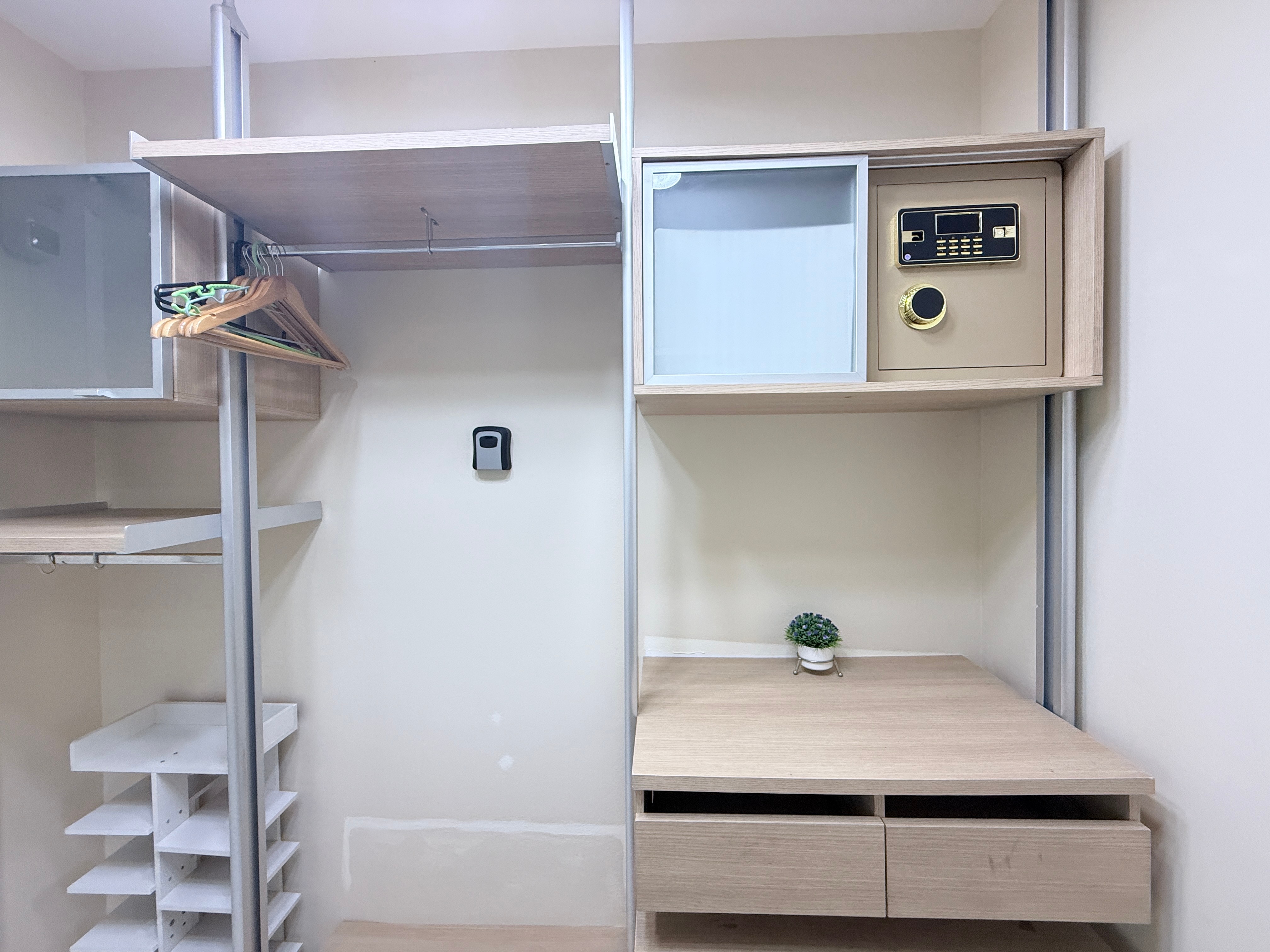 Studio for rent photo 34