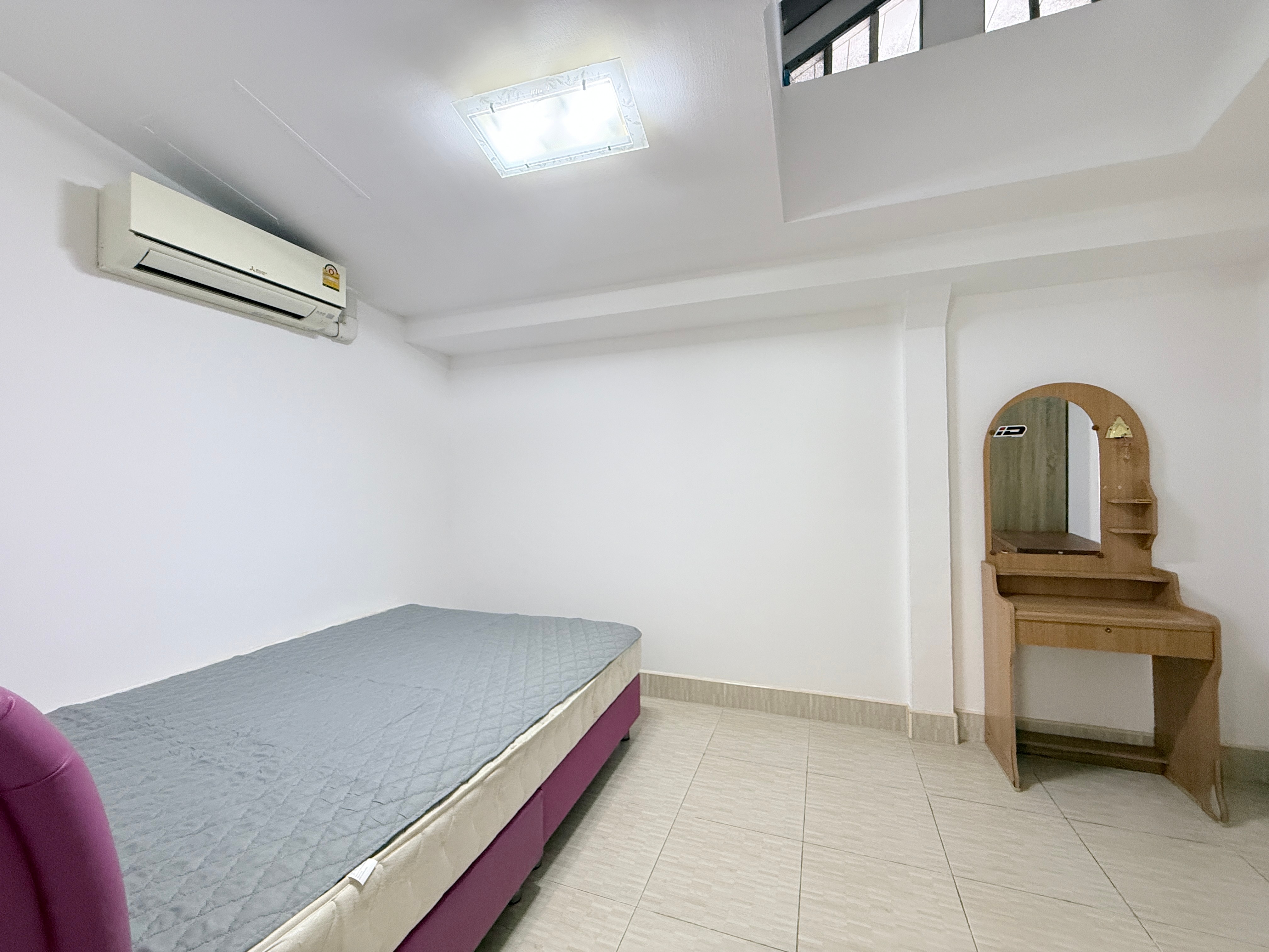 Studio for rent photo 10