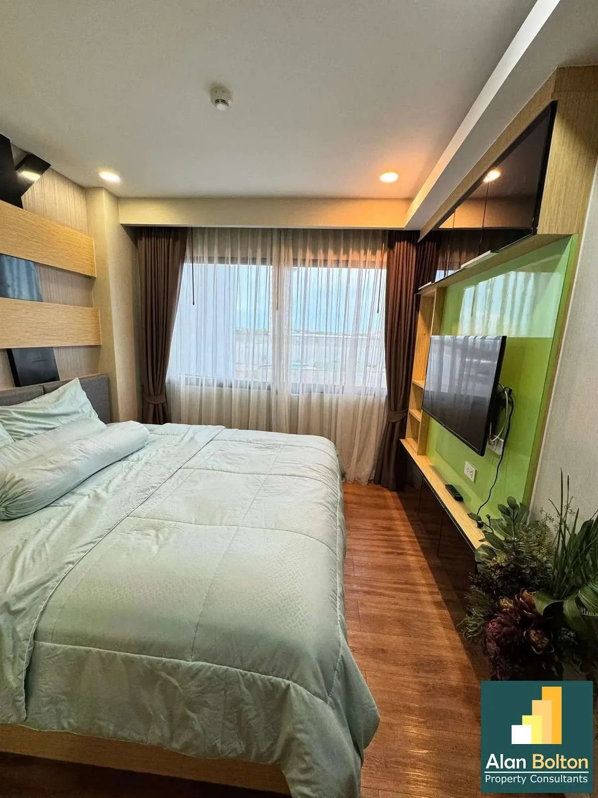 Two Bedroom Condo For Rent In Jomtien photo 11
