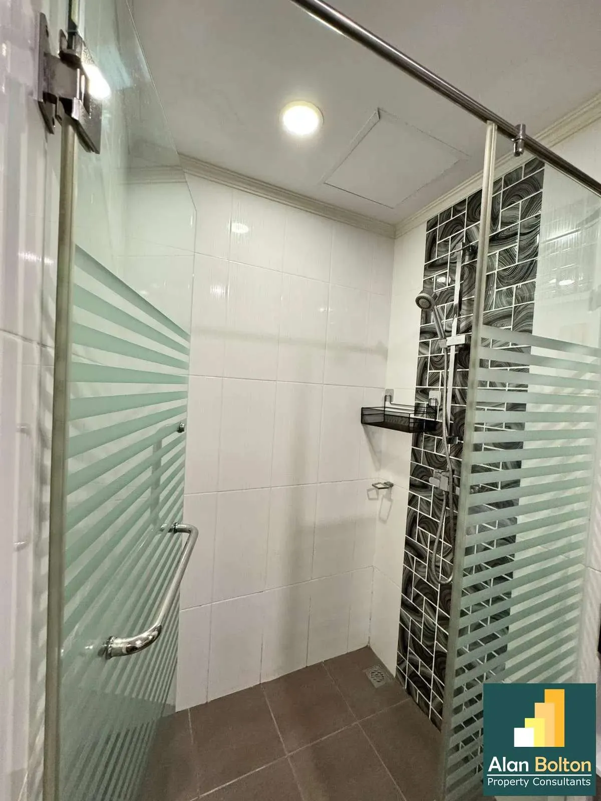 Two Bedroom Condo For Rent In Jomtien photo 8
