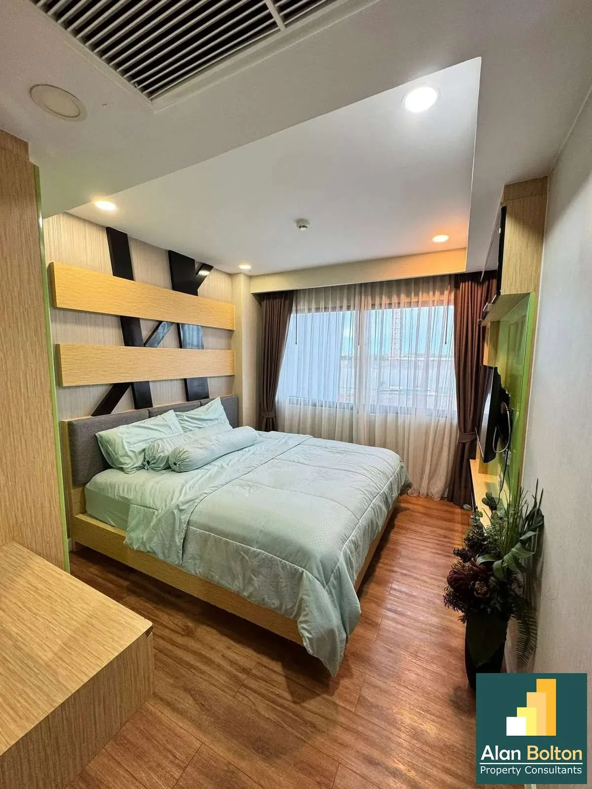 Two Bedroom Condo For Rent In Jomtien photo 10