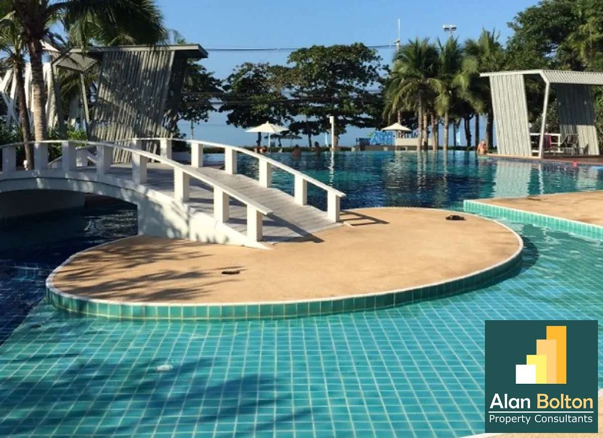 Seaview 1 bedroom 1 bahtroom in Lumpini Park Beach Jomtien for RENT (min. 6 months 12,000 THB/month)