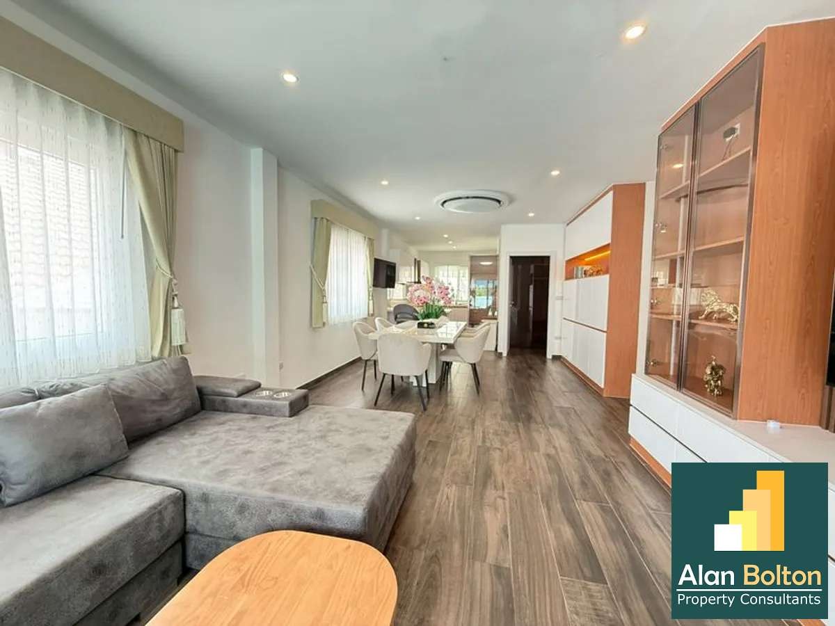 Modern 3 Bed 4 Bath Pool Villa In East Pattaya photo 13