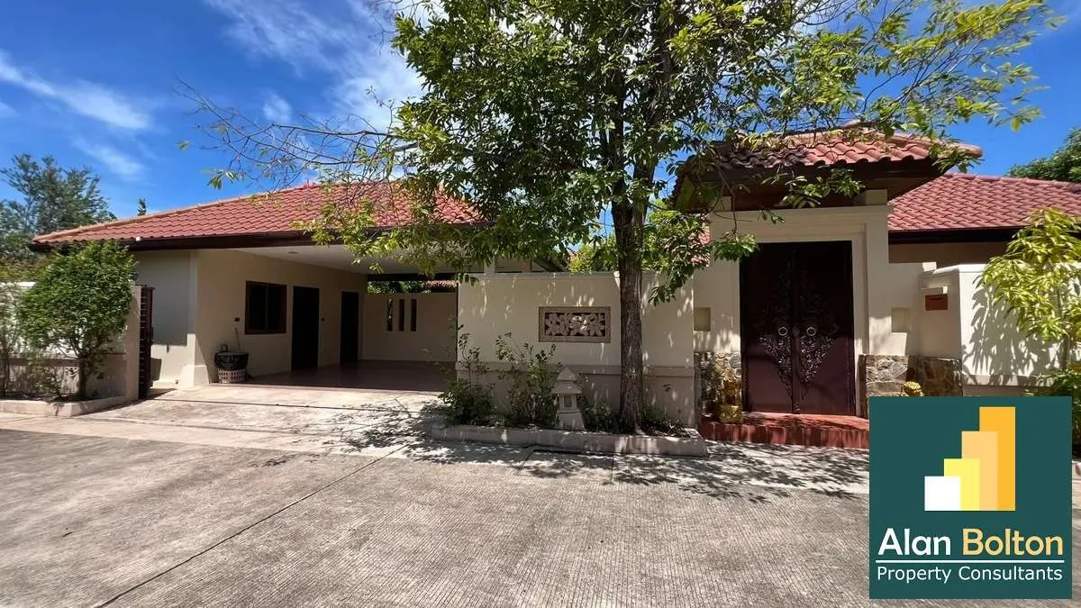 Coner house 3 Bedrooms 4 Bathrooms in Huay yai