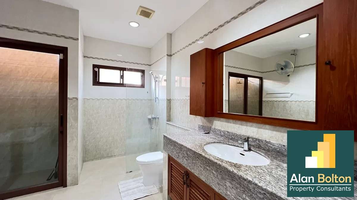 Coner house 3 Bedrooms 4 Bathrooms in Huay yai photo 12