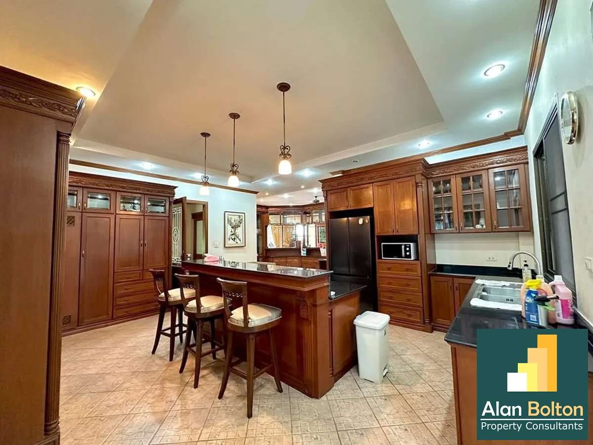 Prime location private house 3 bedrooms 3 bathrooms in Central Pattaya for RENT photo 8