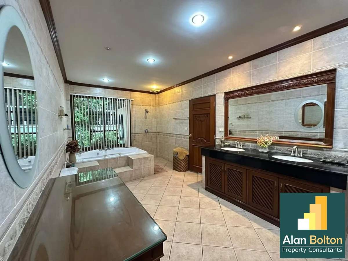 Prime location private house 3 bedrooms 3 bathrooms in Central Pattaya for RENT photo 13
