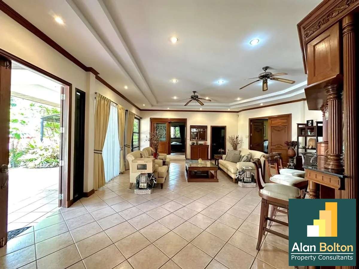 Prime location private house 3 bedrooms 3 bathrooms in Central Pattaya for RENT photo 10