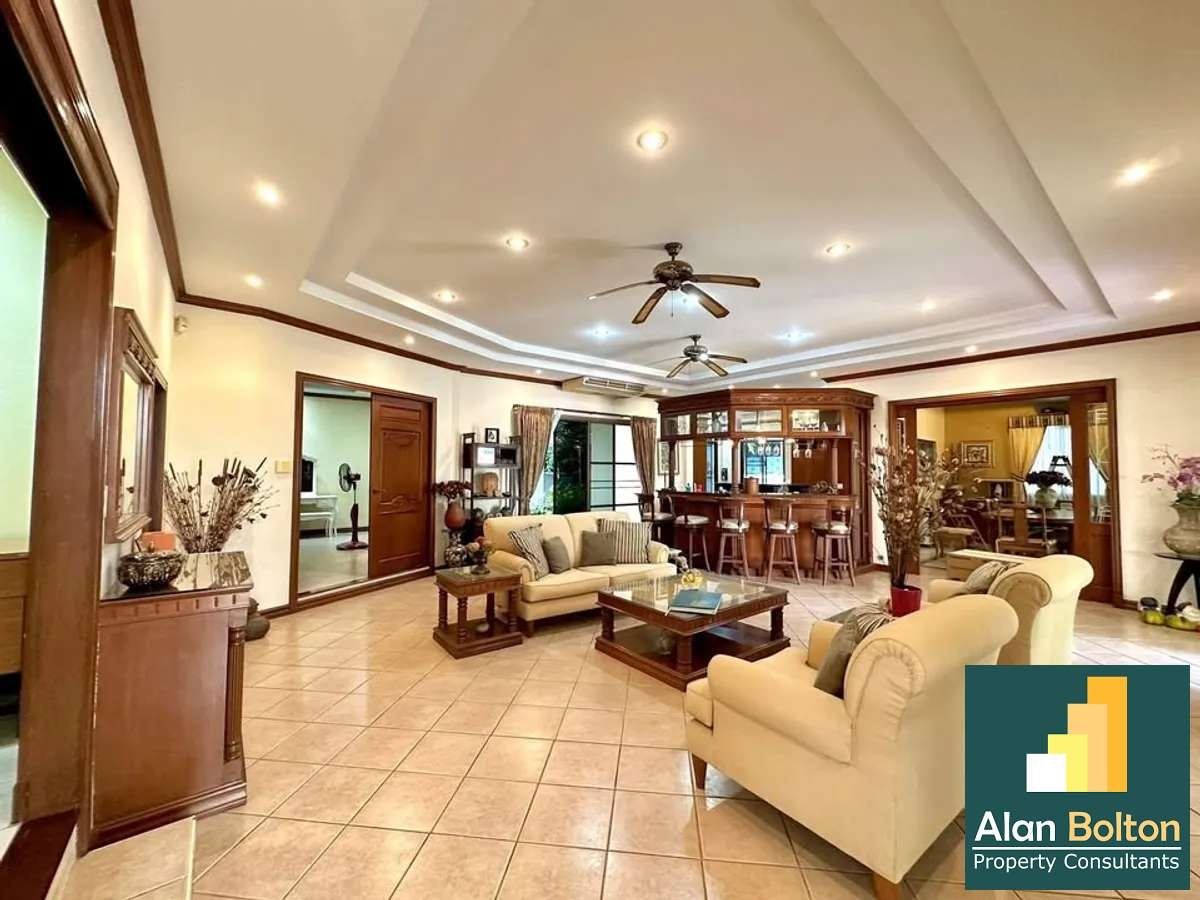 Prime location private house 3 bedrooms 3 bathrooms in Central Pattaya for RENT photo 2