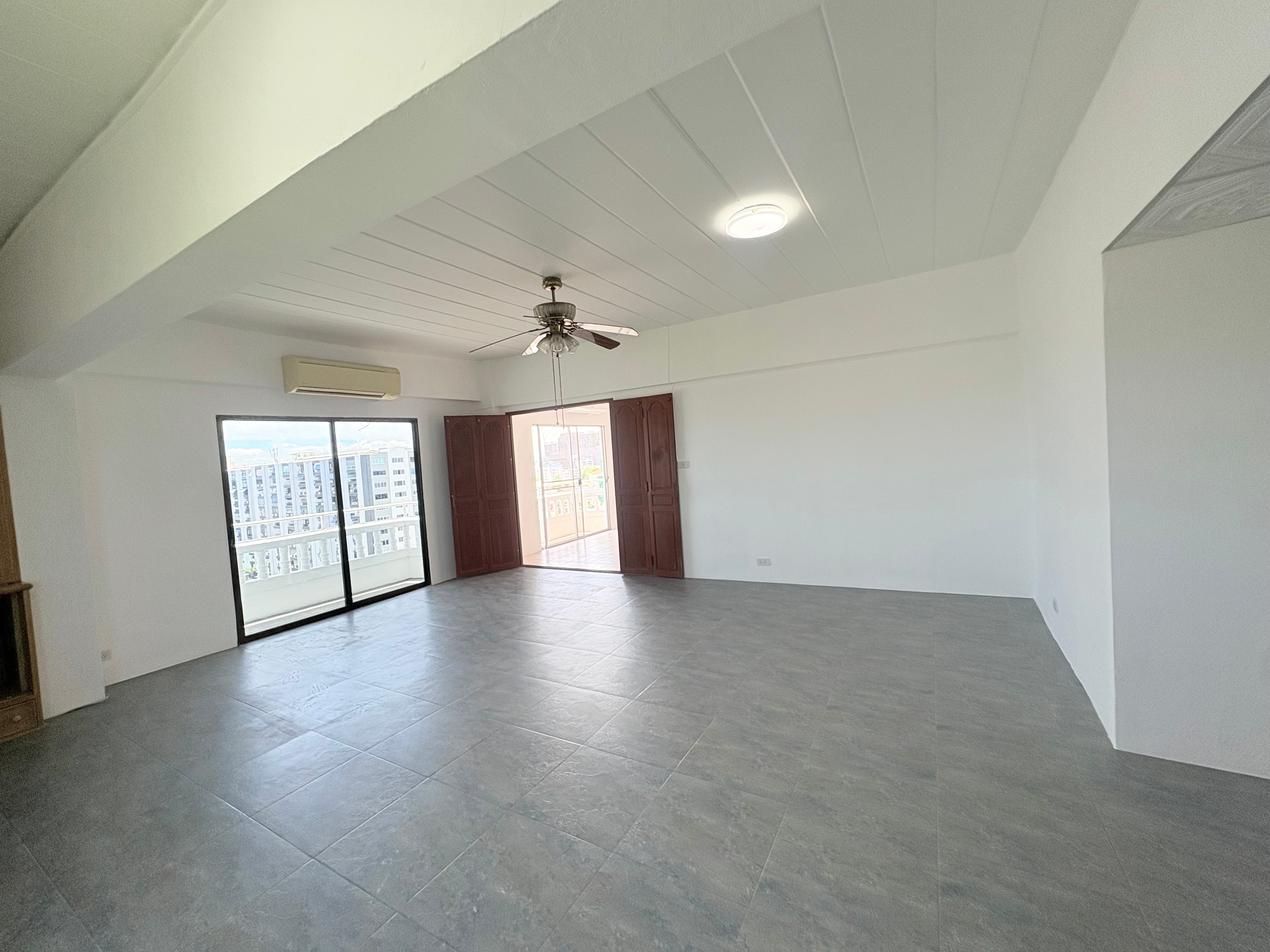 Foreign Name, Large 12th floor one bed sea view corner unit photo 15