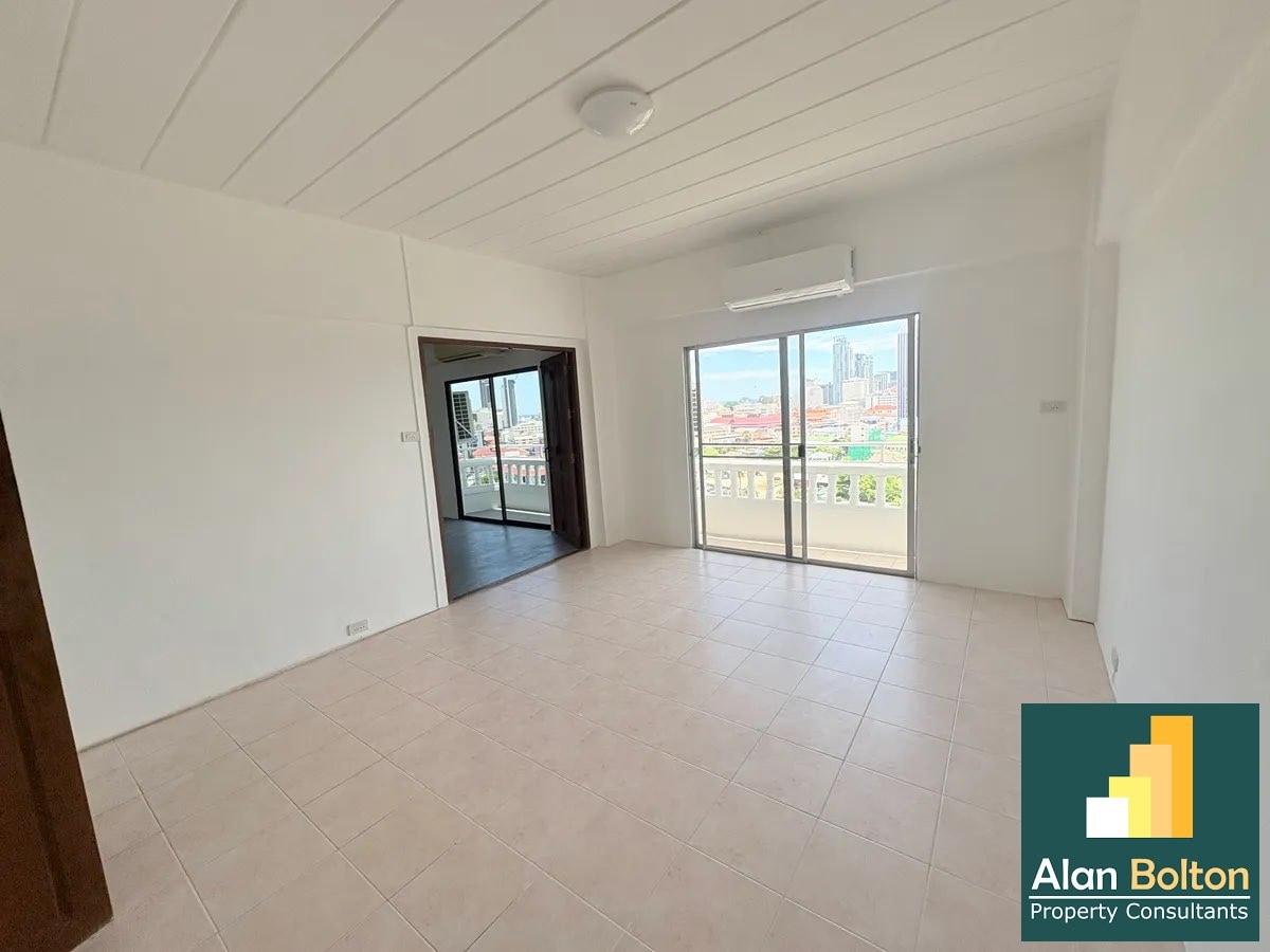Foreign Name, Large 12th floor one bed sea view corner unit photo 3