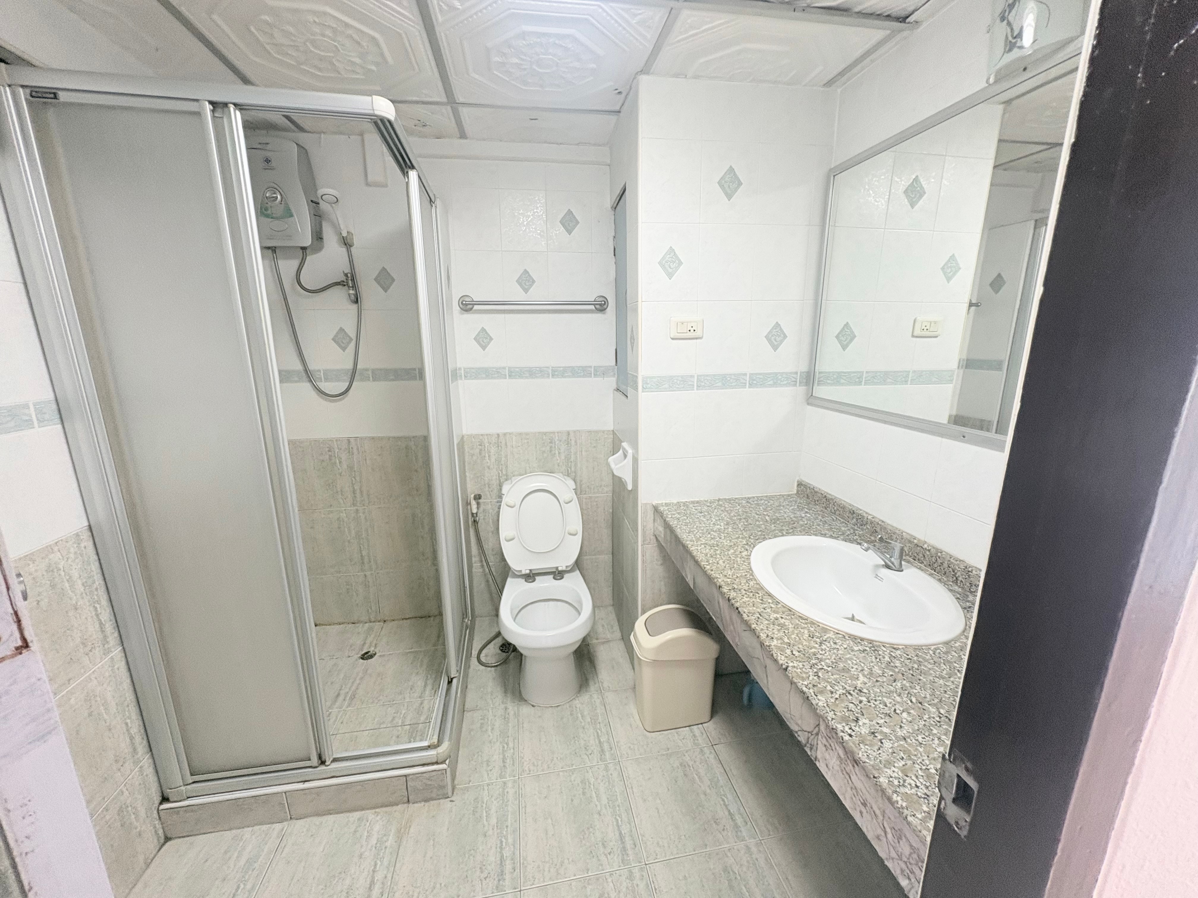 Foreign Name, Large 12th floor one bed sea view corner unit photo 18