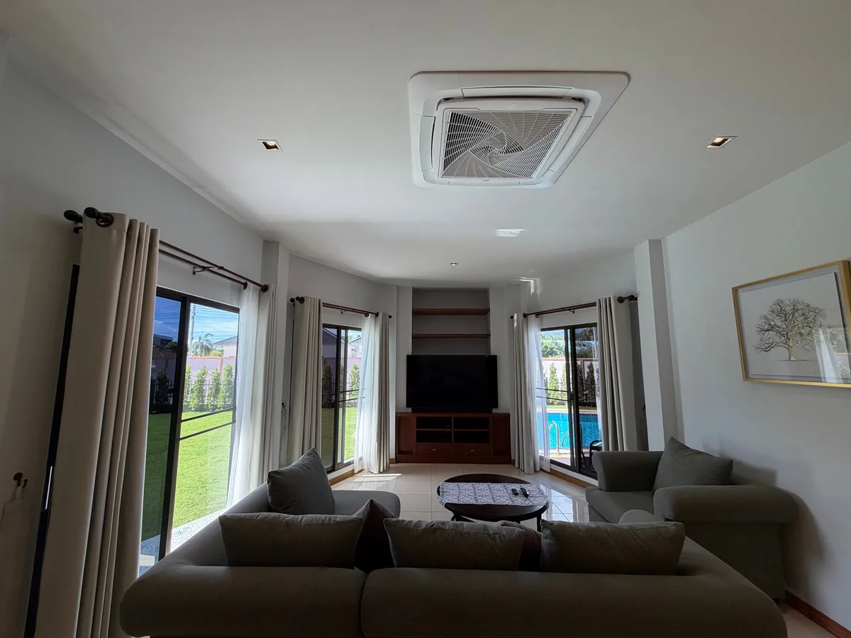 Stunning Fully Renovated Pool Villa in East Pattaya For rent photo 14
