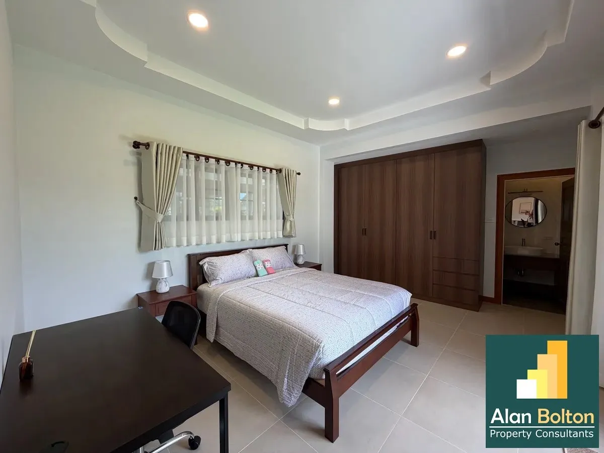 Stunning Fully Renovated Pool Villa in East Pattaya For rent photo 3