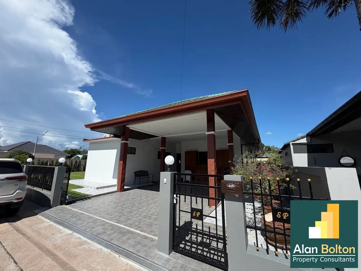 Stunning Fully Renovated Pool Villa in East Pattaya For rent photo 10