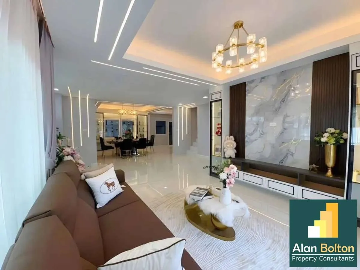 Newly Renovated Pool Villa 5 bedrooms 5 bathroom in Central Park 4/2 for SALE photo 11