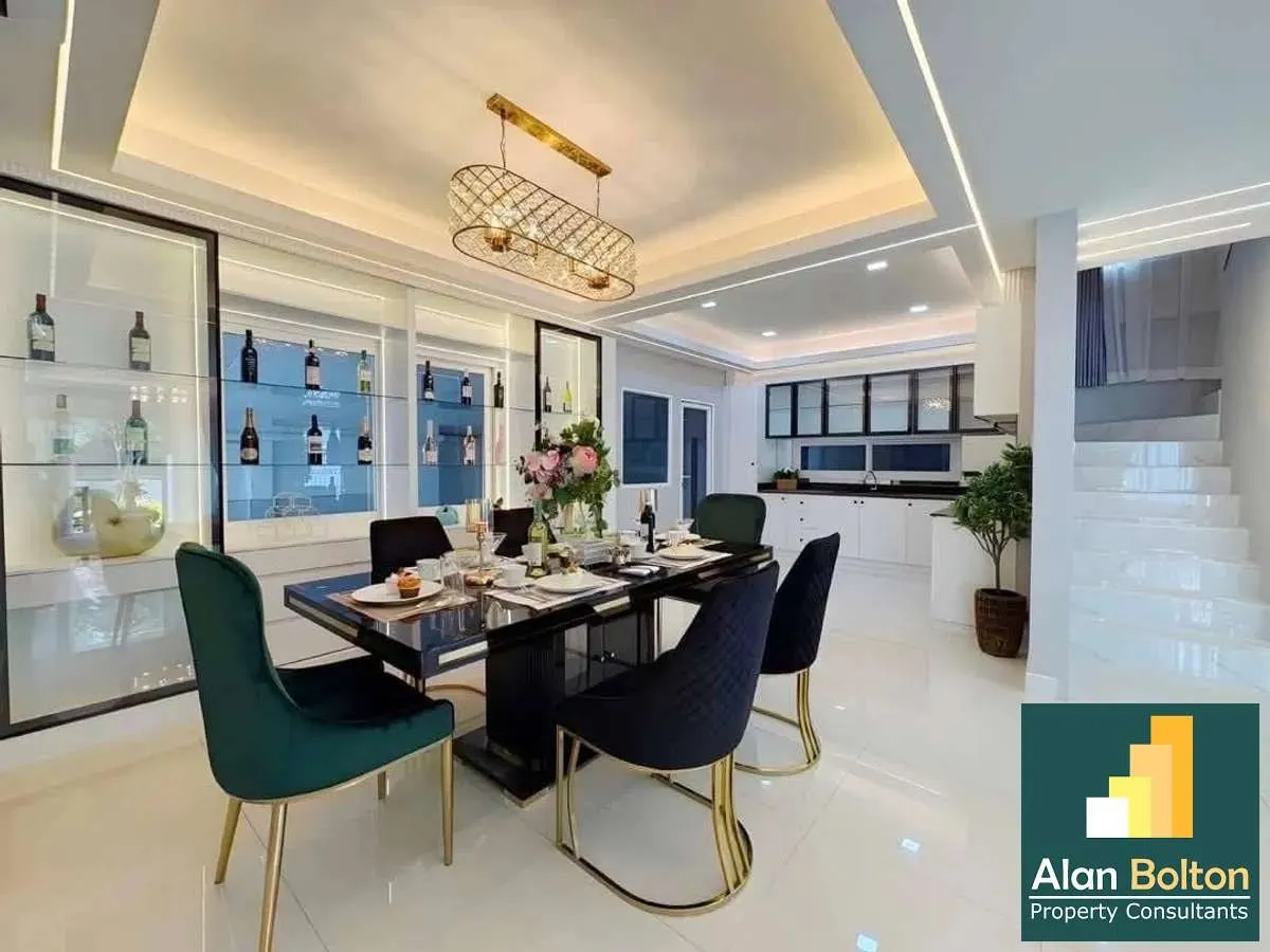 Newly Renovated Pool Villa 5 bedrooms 5 bathroom in Central Park 4/2 for SALE photo 10