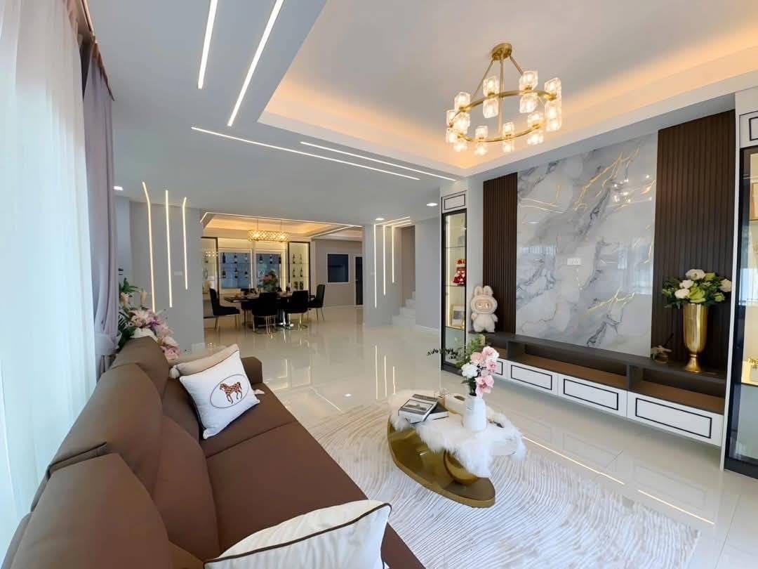 Newly Renovated Pool Villa 5 bedrooms 5 bathroom in Central Park 4/2 for SALE photo 24
