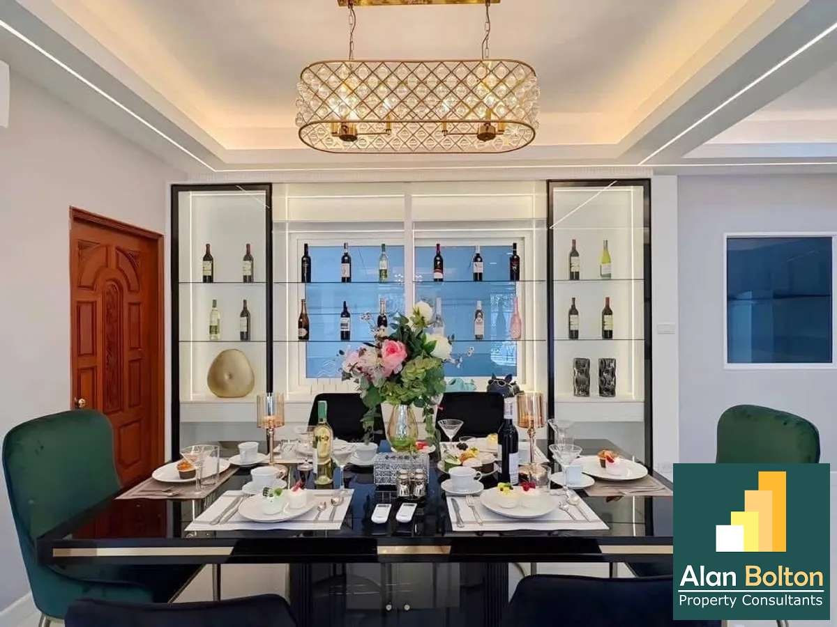 Newly Renovated Pool Villa 5 bedrooms 5 bathroom in Central Park 4/2 for SALE photo 7