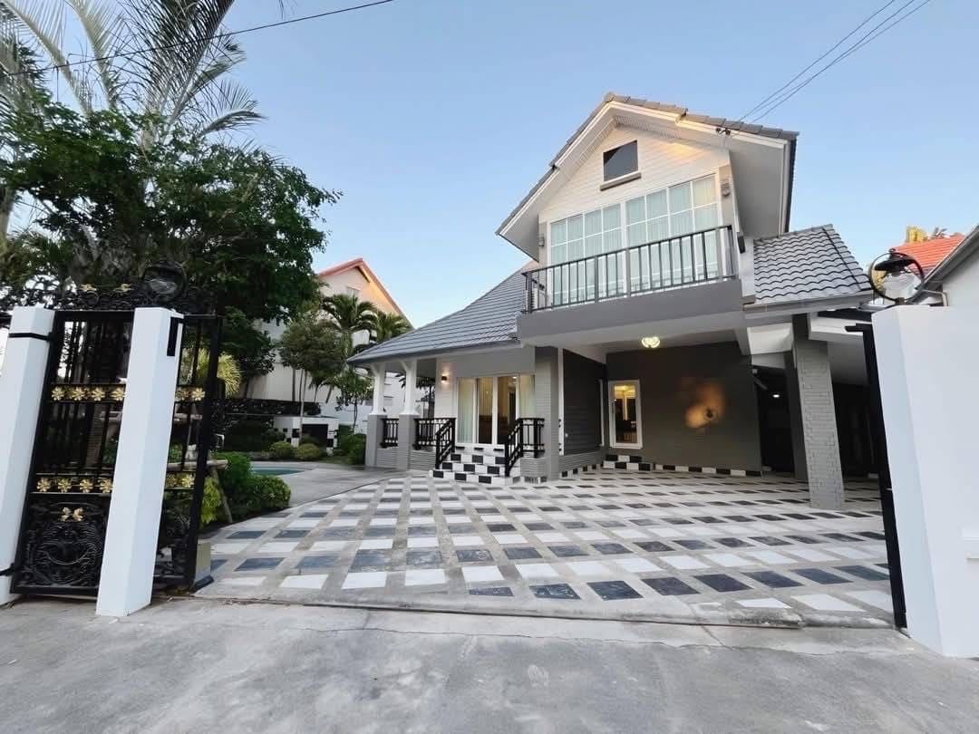 Newly Renovated Pool Villa 5 bedrooms 5 bathroom in Central Park 4/2 for SALE photo 17