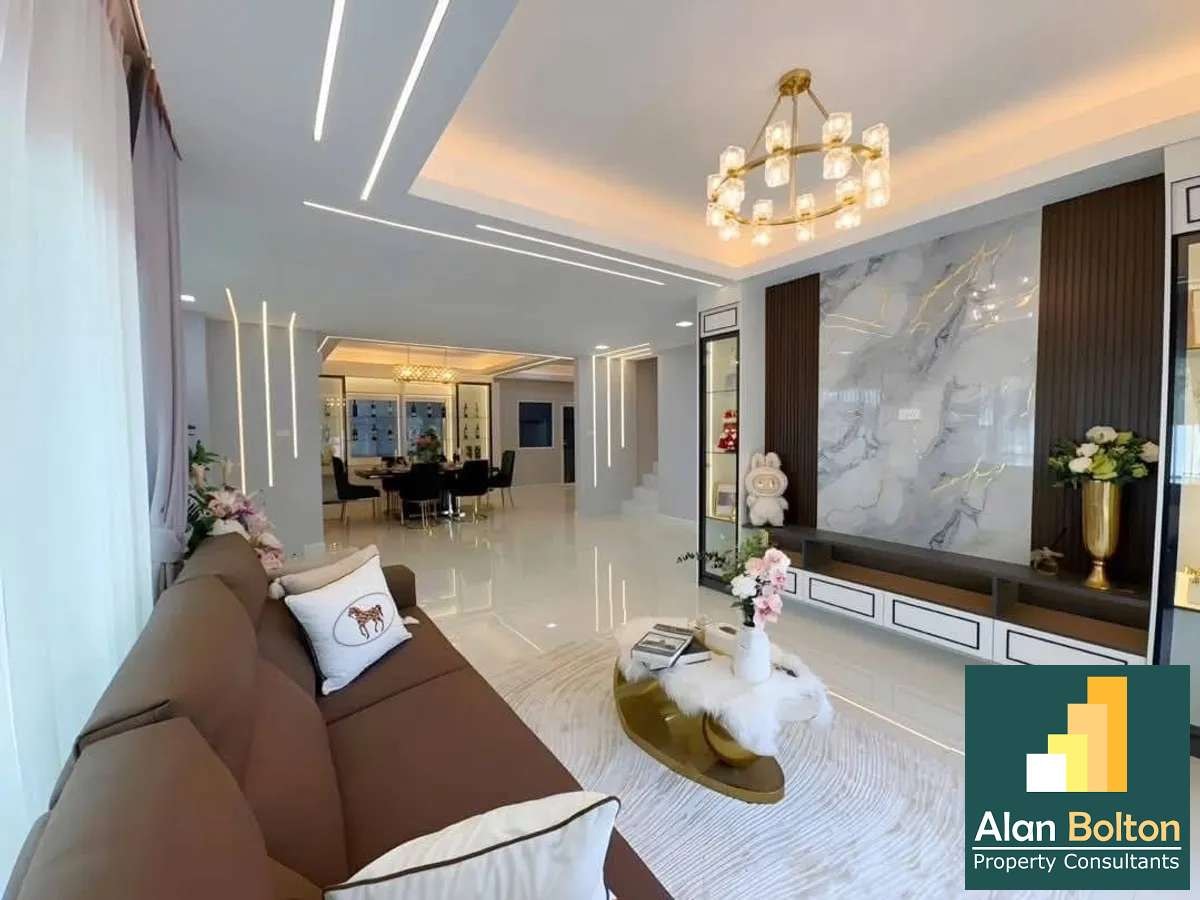 Newly Renovated Pool Villa 5 bedrooms 5 bathroom in Central Park 4/2 for SALE photo 11