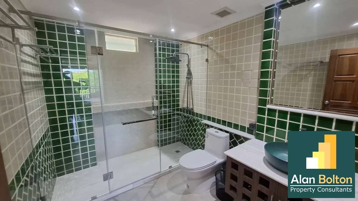Beautiful and spacious 1-bedroom condo for sale at The Residence Jomtien Beach photo 23