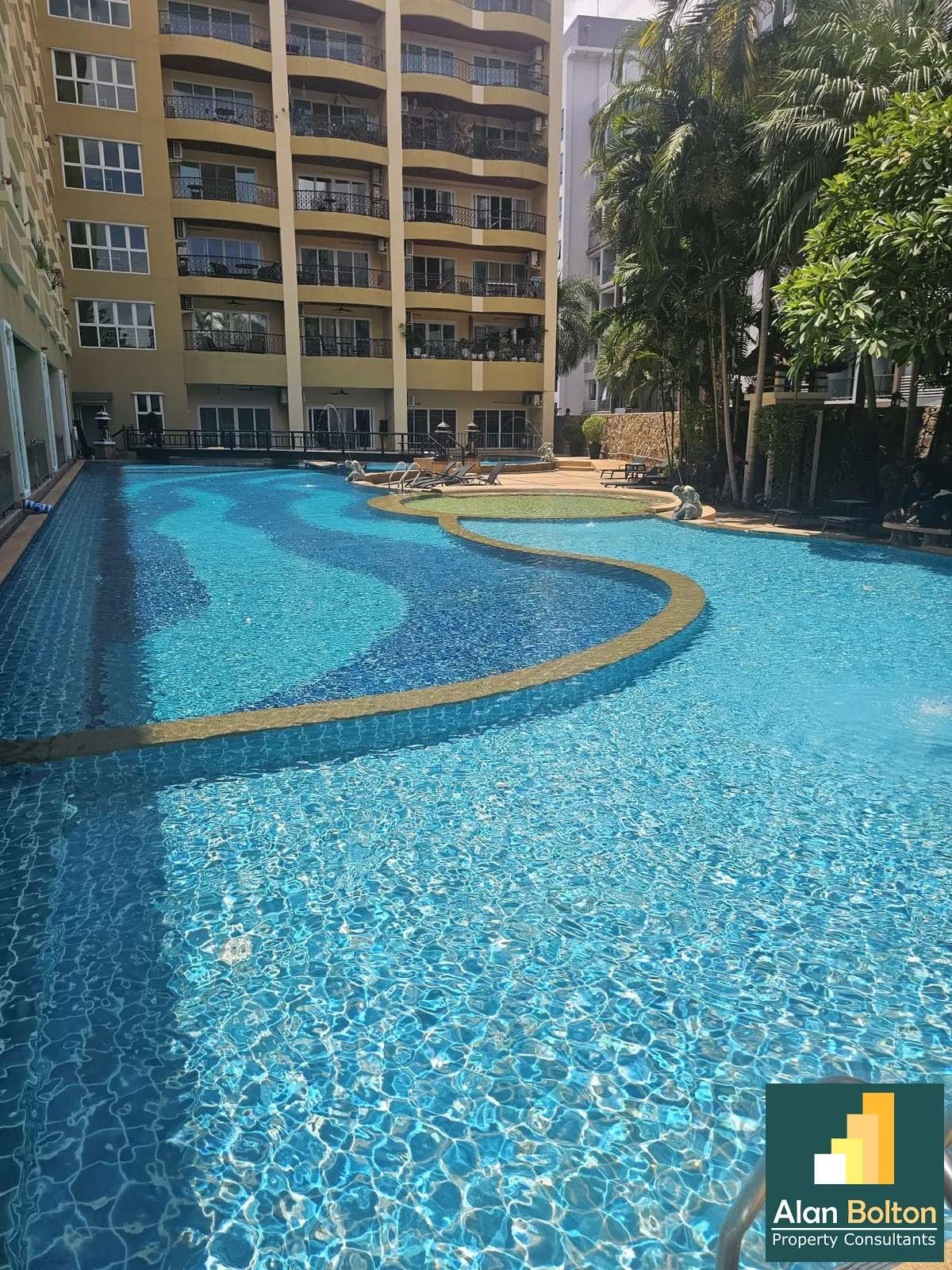 Beautiful and spacious 1-bedroom condo for sale at The Residence Jomtien Beach photo 17