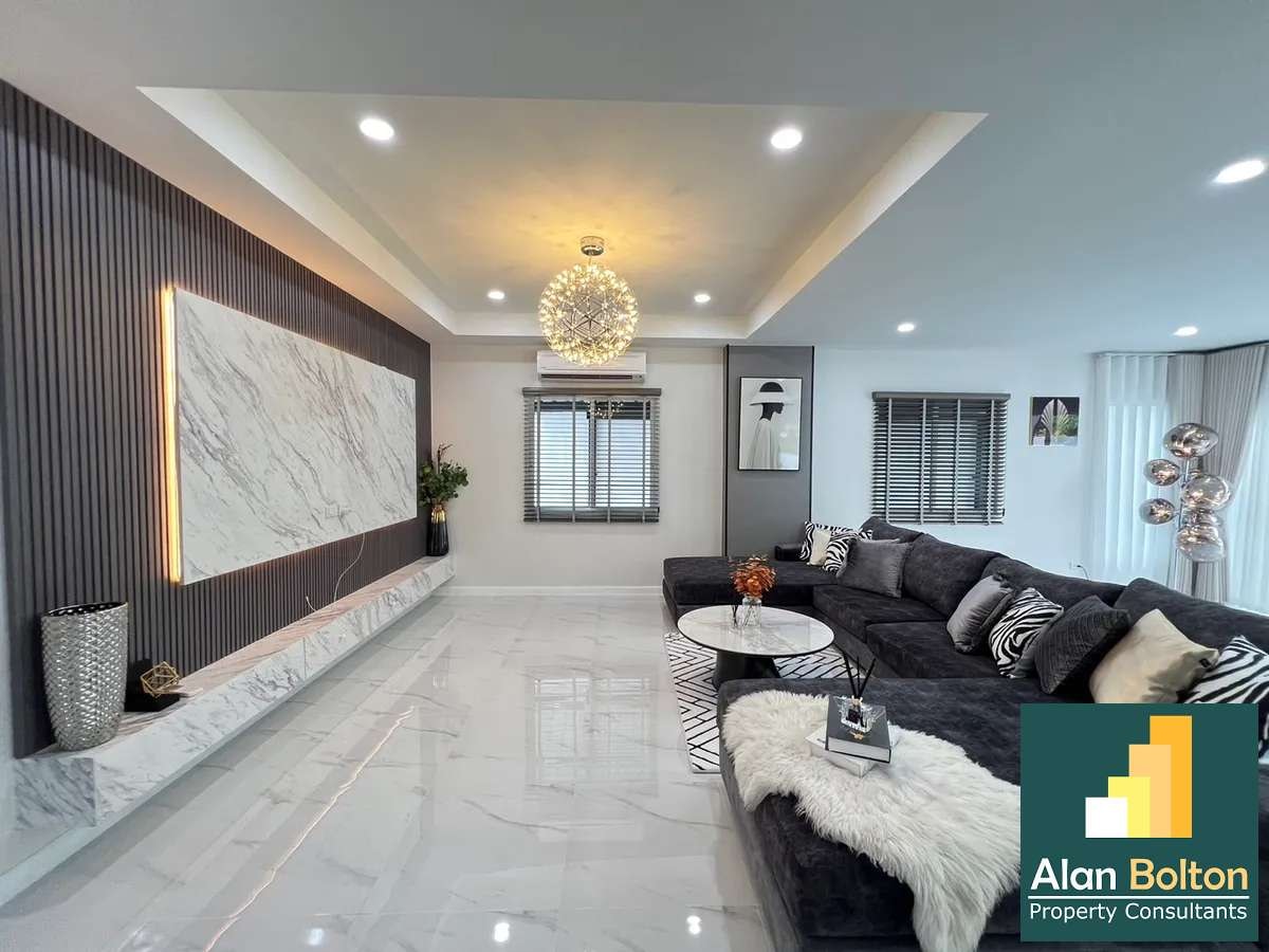 Pool villa 4 Bedrooms 5 Bathrooms in East Pattaya photo 9