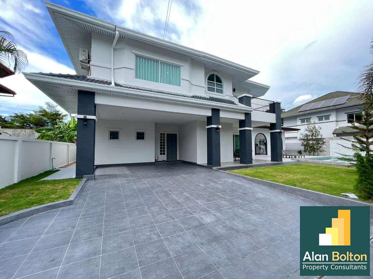 Pool villa 4 Bedrooms 5 Bathrooms in East Pattaya photo 7