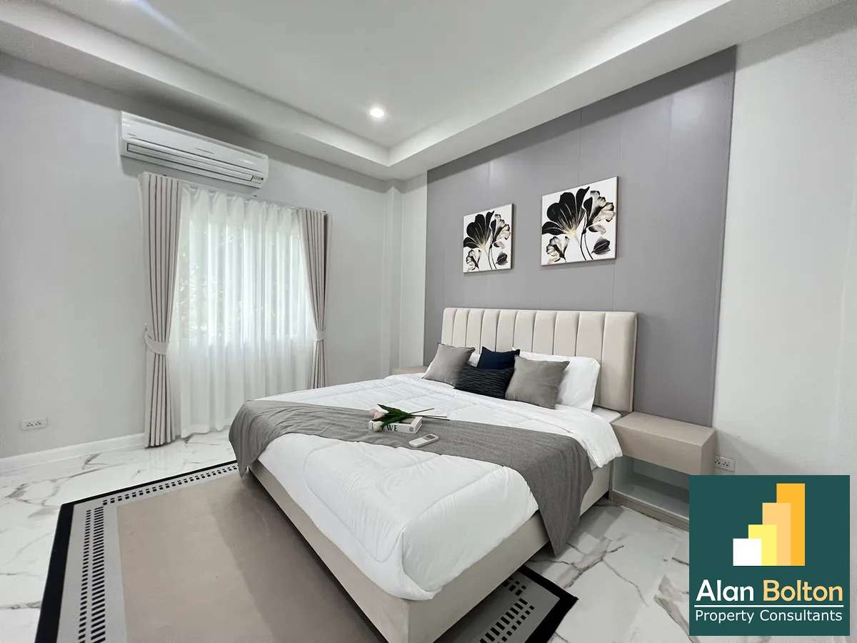 Pool villa 4 Bedrooms 5 Bathrooms in East Pattaya photo 16