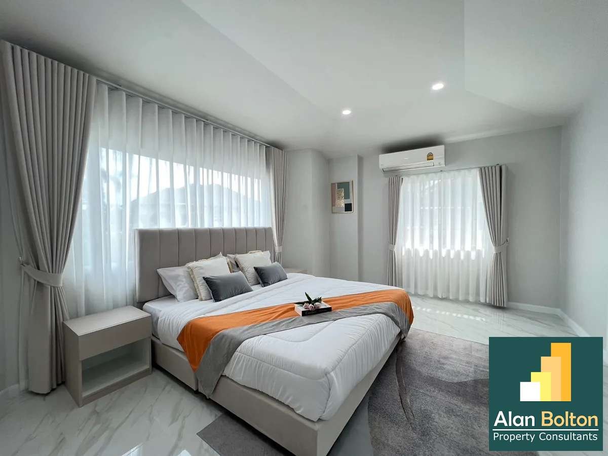 Pool villa 4 Bedrooms 5 Bathrooms in East Pattaya photo 18