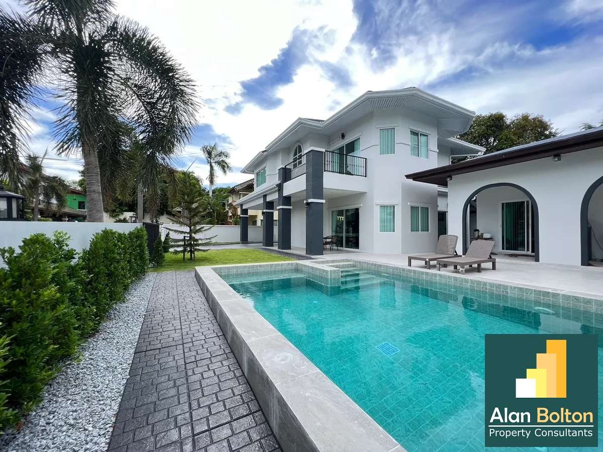 Pool villa 4 Bedrooms 5 Bathrooms in East Pattaya photo 6