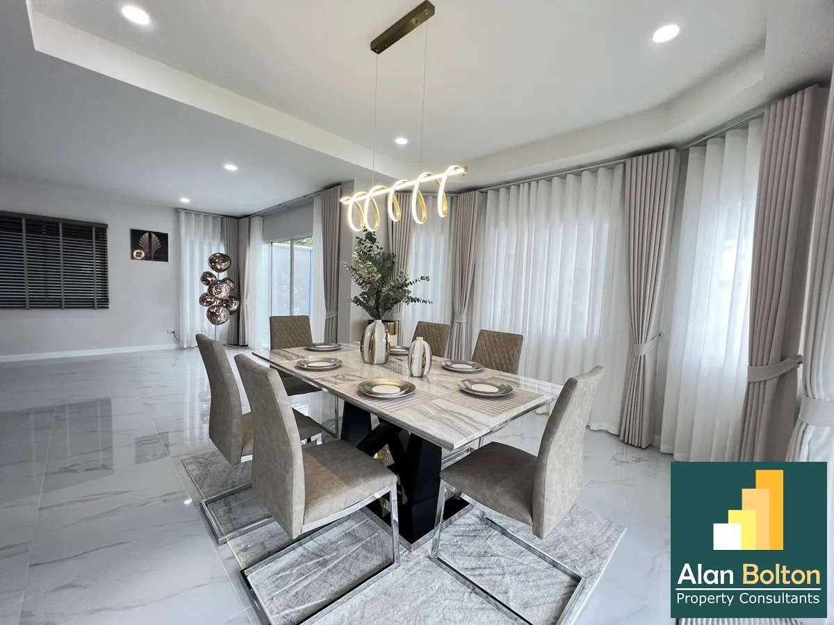 Pool villa 4 Bedrooms 5 Bathrooms in East Pattaya photo 12