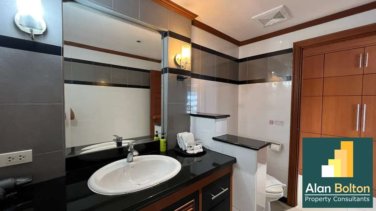 corner room 2 Bedrooms 2 Bathrooms in Pratumnak photo 2