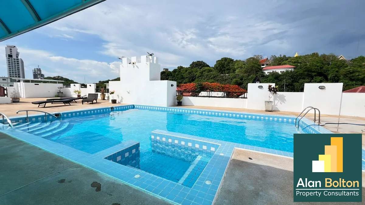 Corner room 2 Bedrooms 2 Bathrooms in Pratumnak