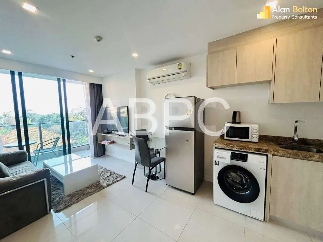 1 Bed 1 Bath in Pratumnak photo 6
