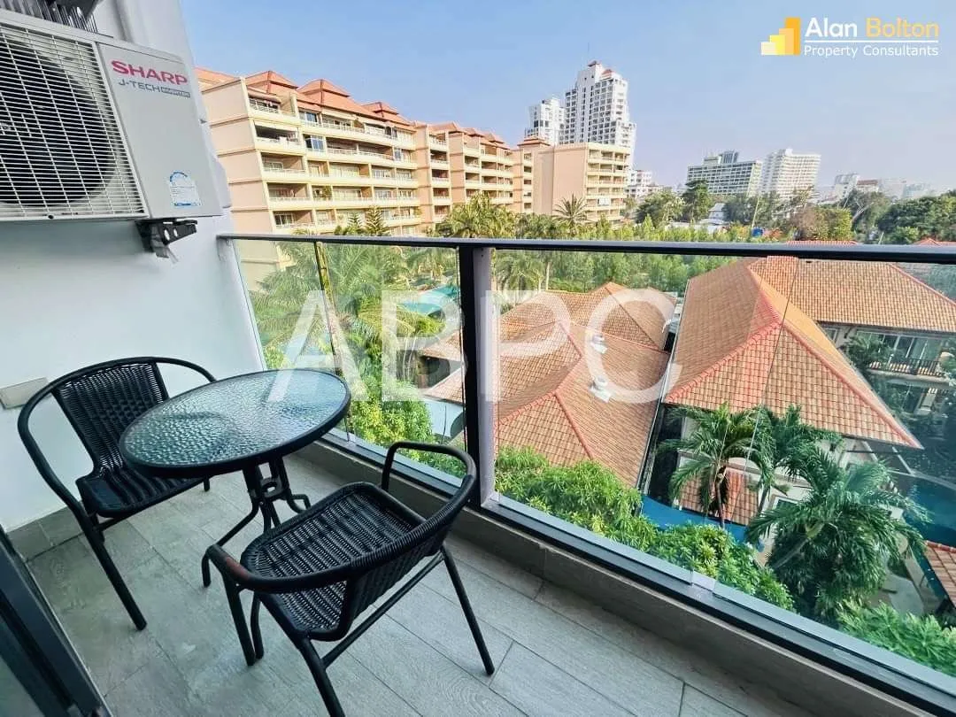 1 Bed 1 Bath in Pratumnak photo 8