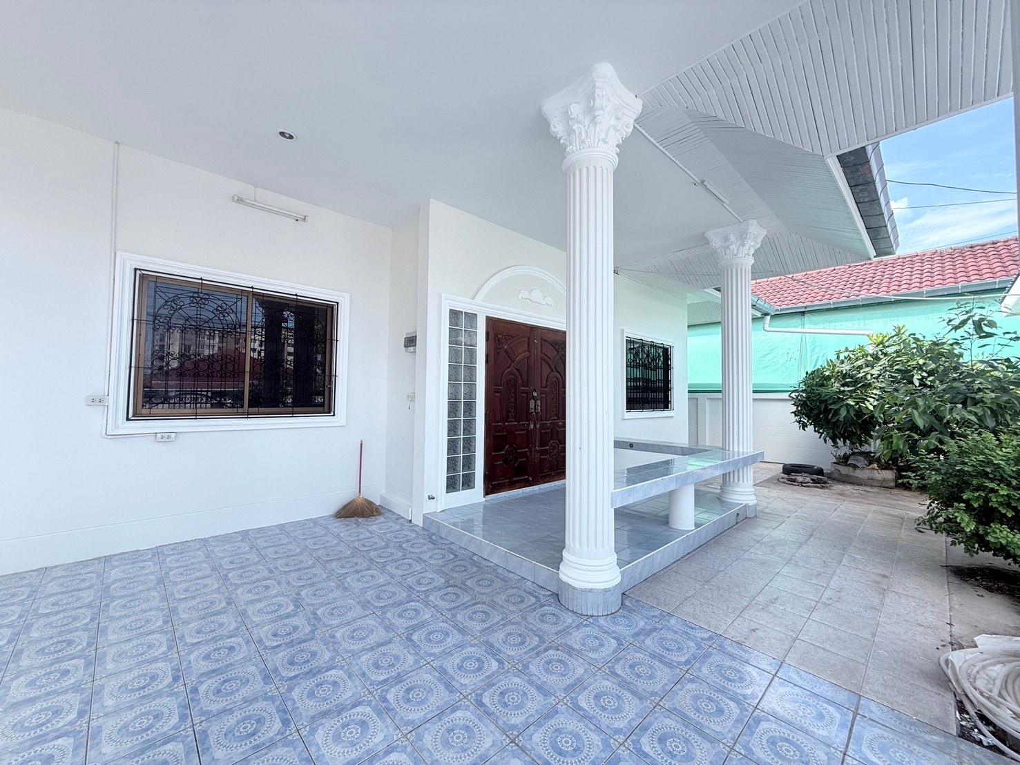 Modern Classic for sale photo 29