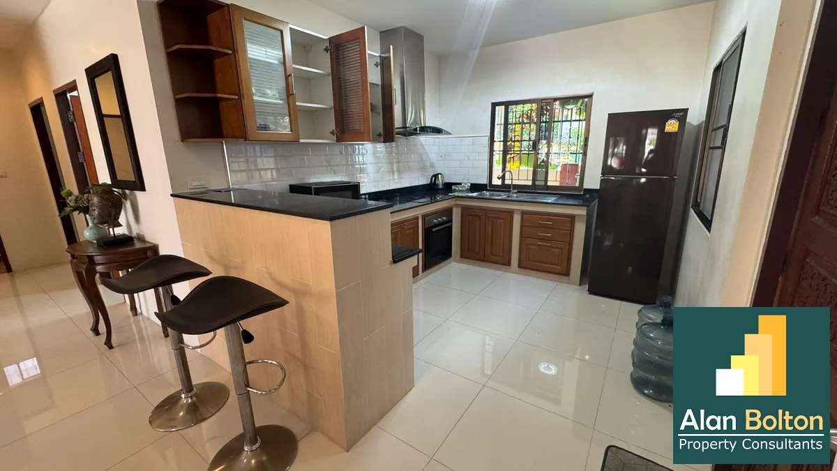 Nice single story house 3 bedrooms 2 bathrooms in North Pattaya for RENT photo 9