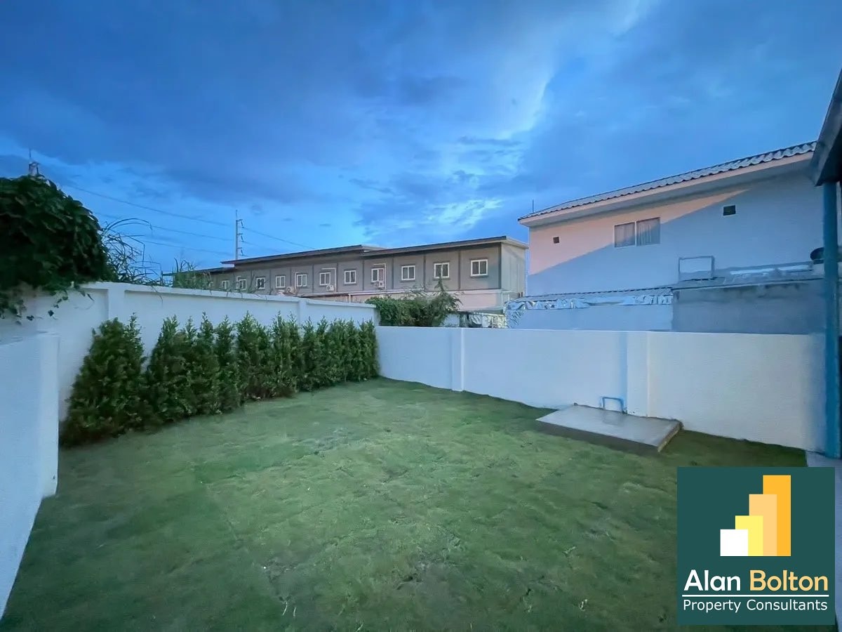 2-story townhome 2 Bedrooms 2 Bathroom in East Pattaya photo 13
