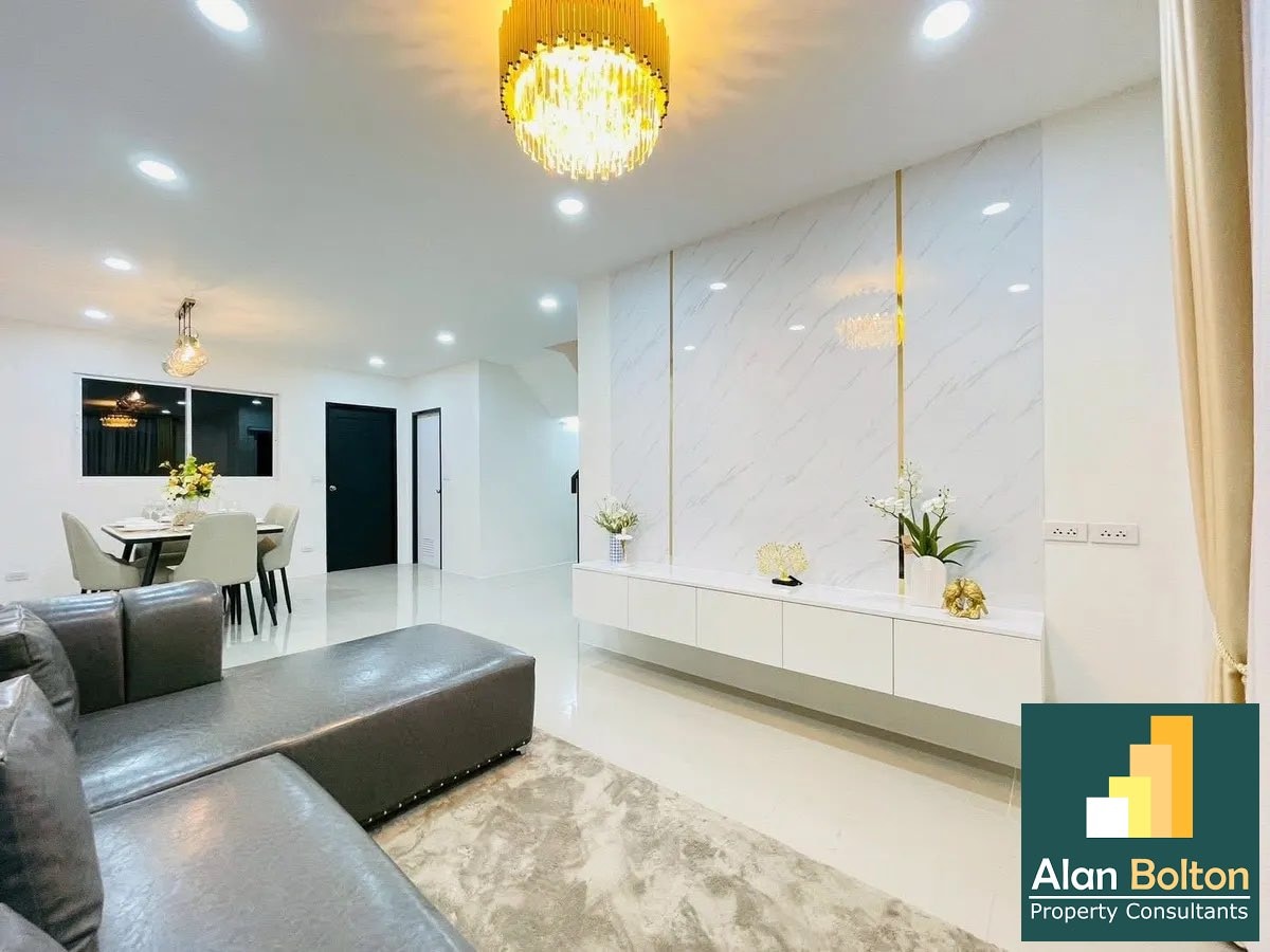 2-story townhome 2 Bedrooms 2 Bathroom in East Pattaya photo 16