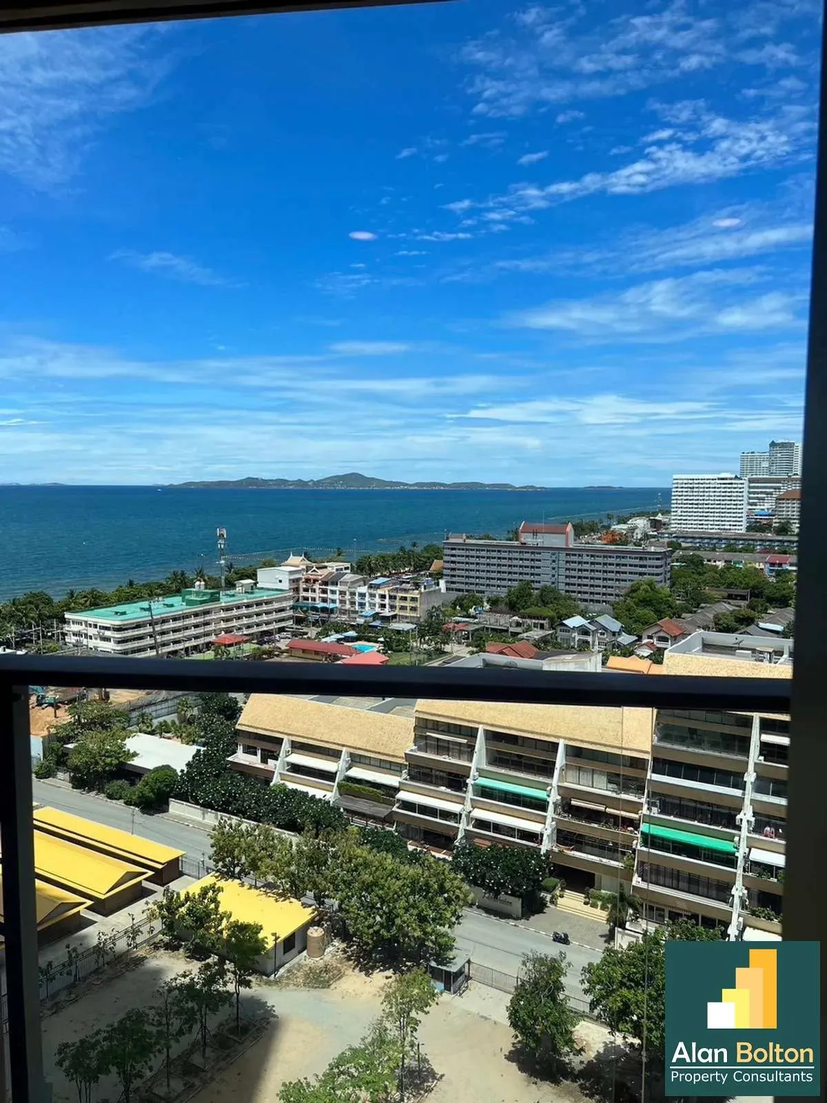 Stunning Sea View Luxury Beachfront 1 bedroom 1 bathroom in Copacabana Beach Jomtien for RENT photo 14