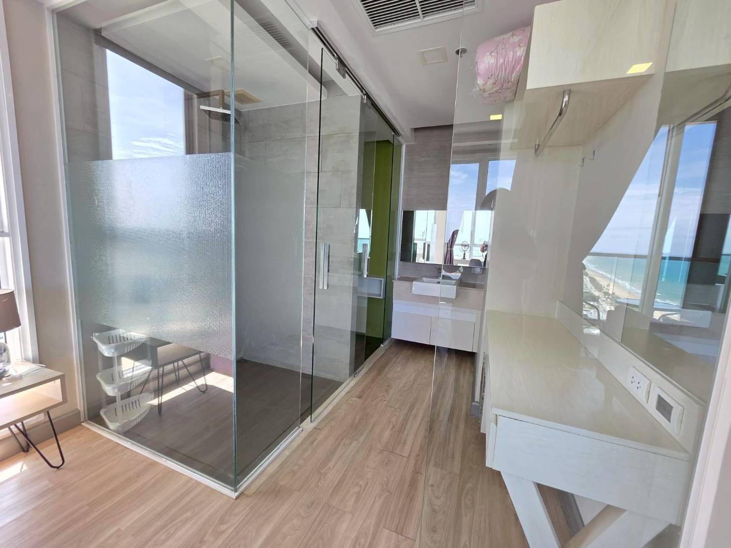 Stunning Beachfront with a amazing Sea View 1 bedroom 1 bathroom in Cetus Beachfront Jomtien for RENT photo 14